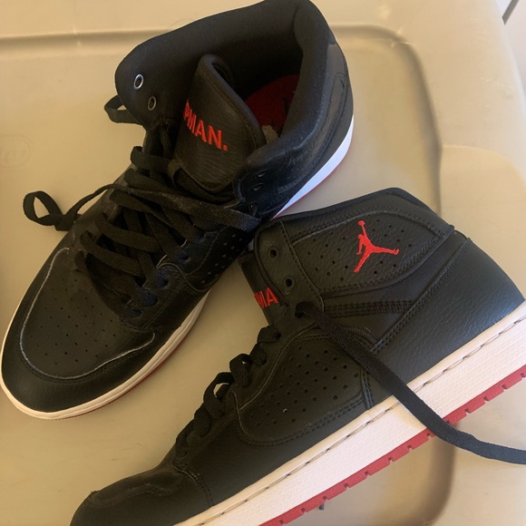 Nike Air Jordan Jumpman Access 10.5 Like New - Picture 2 of 6